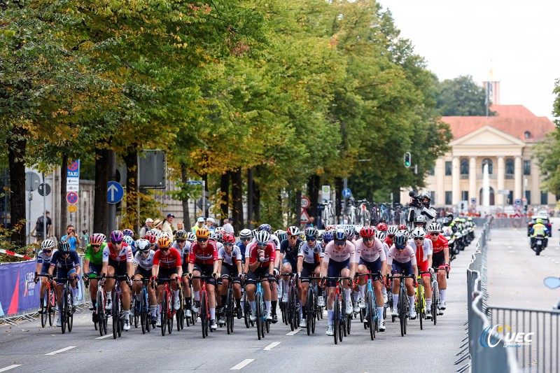 European Championships Munich 2022 - 2022 UEC Road Elite European Championships - Women's Road Race - 21/08/2022 - Scenery - Peloton - photo Luca Bettini/UEC/SprintCyclingAgency?2022